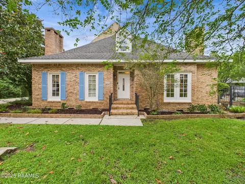 523 Esplanade Dr, Lafayette, LA 70508
