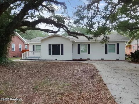 102 Myrtle Oak Dr, New Iberia, LA 70563