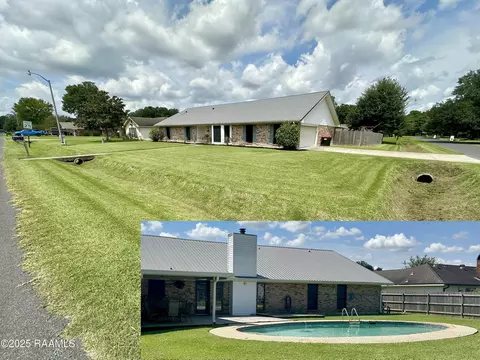 100 Irish Bend Dr, Youngsville, LA 70592