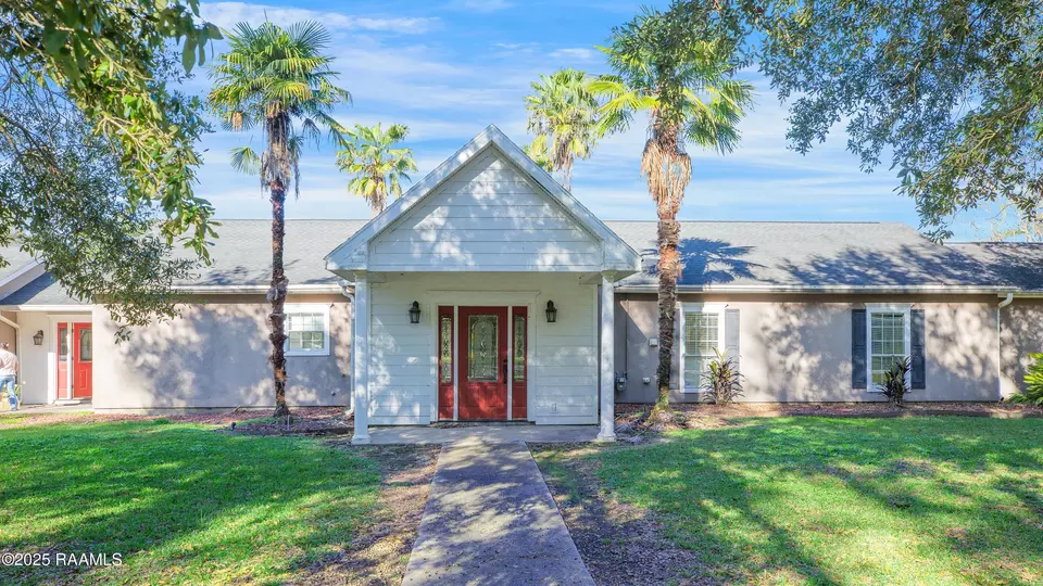 Exterior - 122 Barbour Dr, Franklin, LA 70538 photo 1 of 6