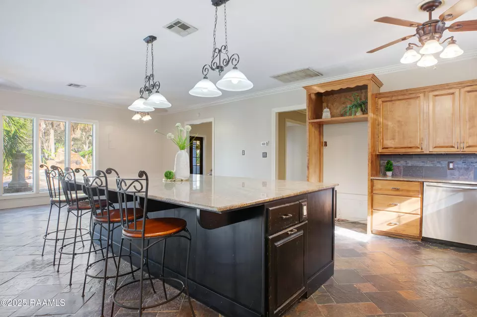 Kitchen - 122 Barbour Dr, Franklin, LA 70538 photo 3 of 3