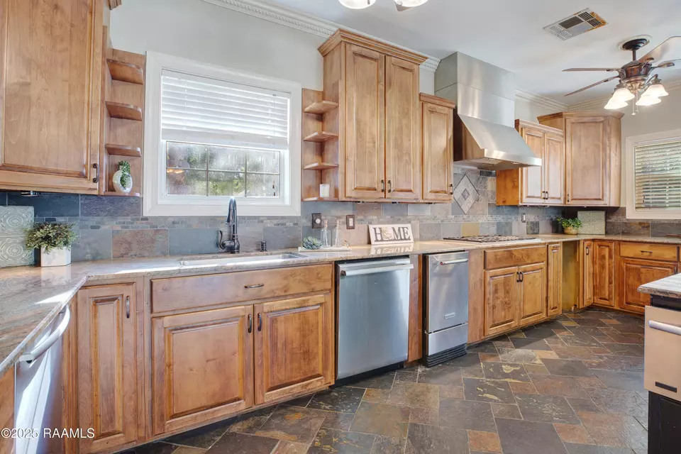 Kitchen - 122 Barbour Dr, Franklin, LA 70538 photo 1 of 3