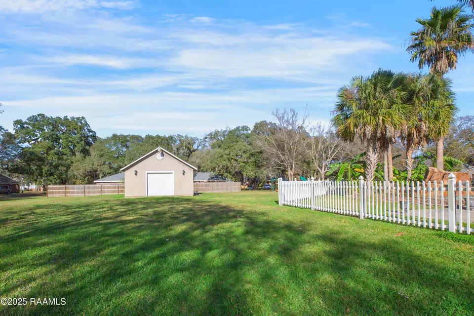 Exterior - 122 Barbour Dr, Franklin, LA 70538 photo 6 of 6