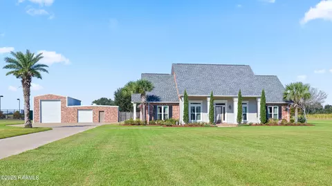 8326 Sidney Gautreaux Rd, Abbeville, LA 70510