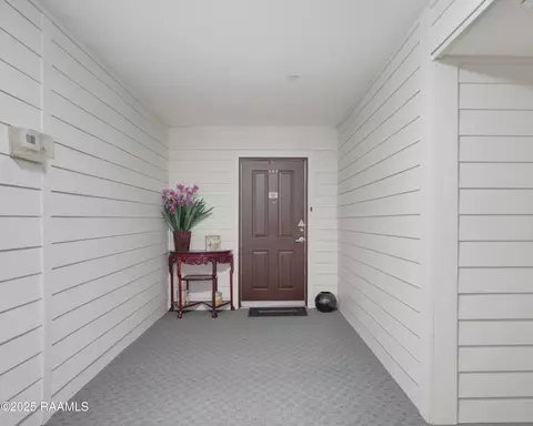 1121 Camellia Blvd #304, Lafayette, LA 70508