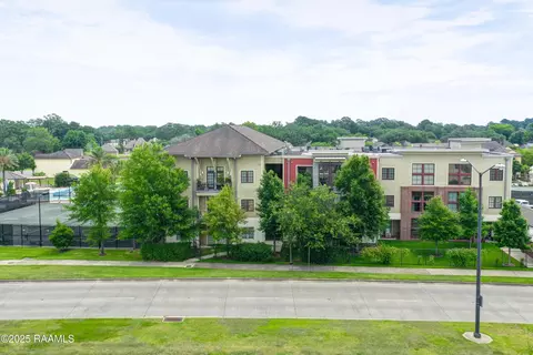 1121 Camellia Blvd #304, Lafayette, LA 70508