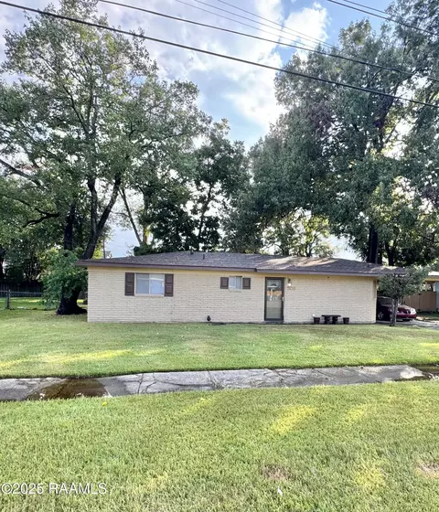 105 Maple Dr, Lafayette, LA 70506