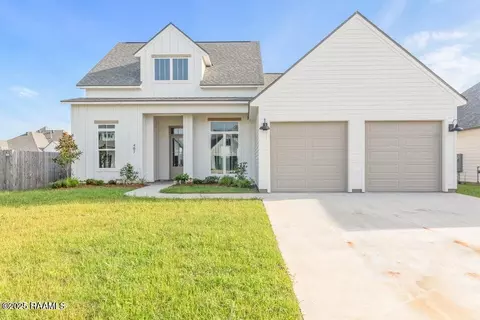 407 Sunshine Rise Dr, Broussard, LA 70518