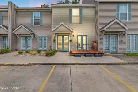 126 Judice Meadows Ln, Lafayette, LA 70506