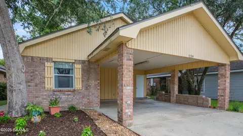 139 Hummingbird Ln, Lafayette, LA 70506