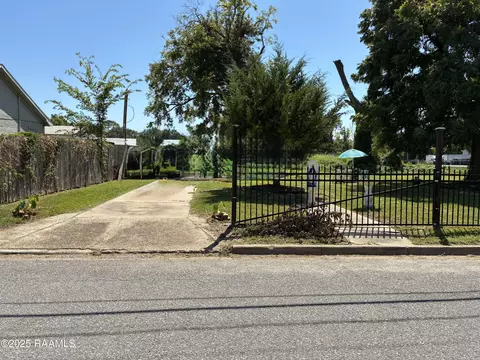 422 Congress St, Opelousas, LA 70570