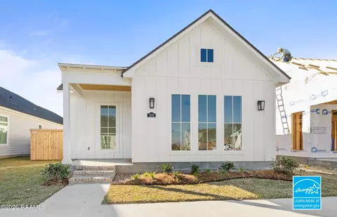 200 Harbourside Dr, Youngsville, LA 70592