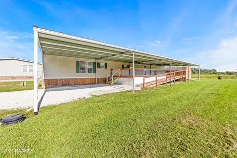124 Landon Ln, Sunset, LA 70584