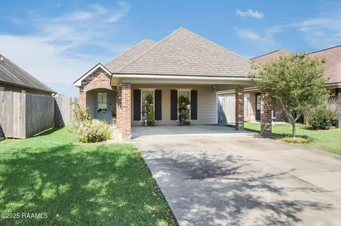 121 Acacia Ln, Abbeville, LA 70510