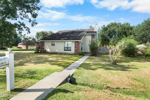 101 Domas Dr, Lafayette, LA 70508