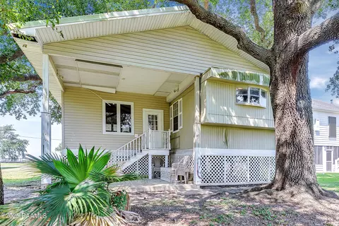Exterior - 141 Martin Hebert St, Lake Charles, LA 70607 photo 2 of 5