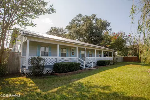 8607 Ted Dr, Youngsville, LA 70592