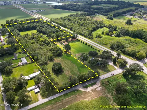 1335 S Bernard Rd, Broussard, LA 70518