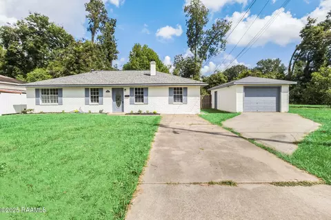 829 Choctaw Dr, Opelousas, LA 70570