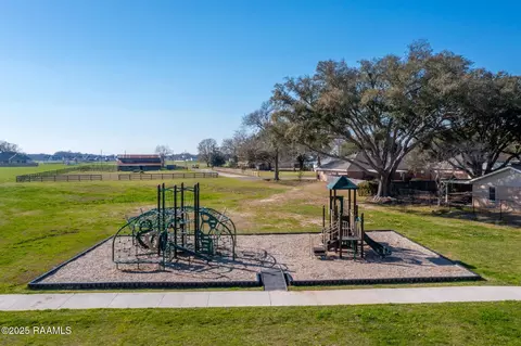 203 Waterpointe Ln, Scott, LA 70583 photo 8