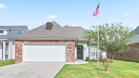 306 Adry Ln, Youngsville, LA 70592