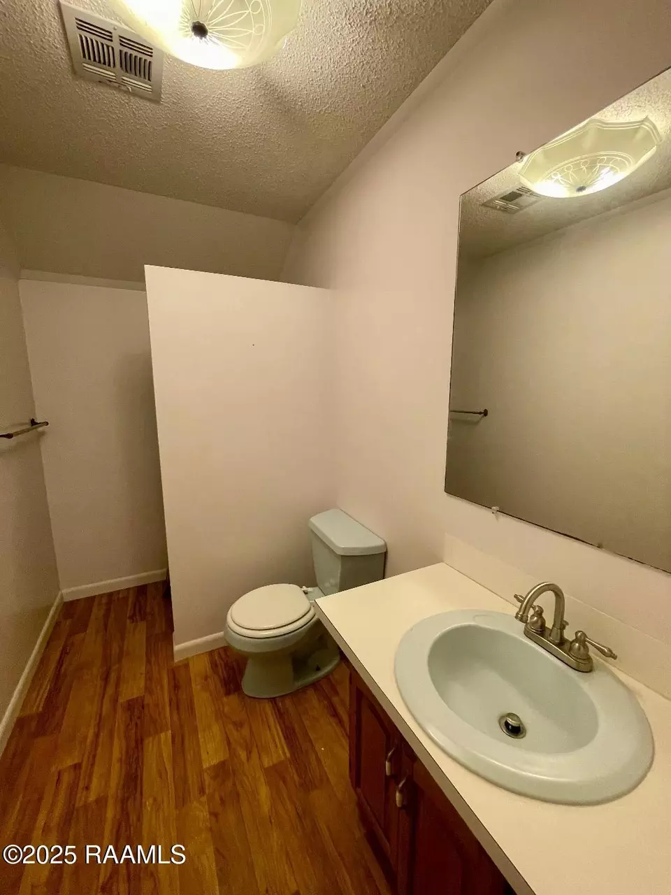 Bath - 506 Fort Hamilton Dr, Opelousas, LA 70570 photo 3 of 4