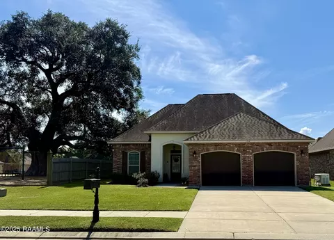 134 Raven Cliff Ln, Broussard, LA 70518