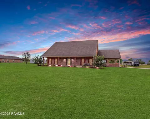 1027 Chinaberry Dr, Eunice, LA 70535