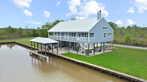 9406 Amberjack Ln, Abbeville, LA 70510