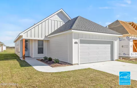 204 Carreras Ln, Maurice, LA 70555