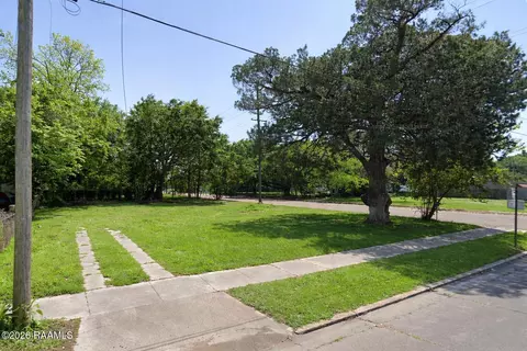 200 N Chestnut St, New Iberia, LA 70560