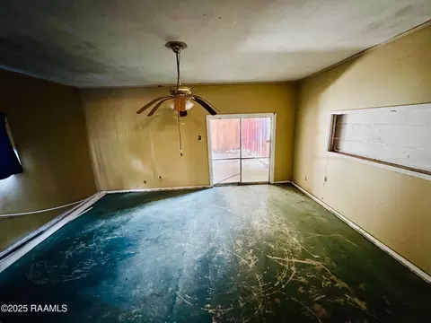 Living - 959 Chitimacha Trl, Baldwin, LA 70514 photo 1 of 1