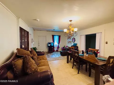 Dining - 959 Chitimacha Trl, Baldwin, LA 70514 photo 2 of 2