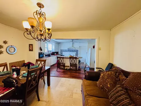 Dining - 959 Chitimacha Trl, Baldwin, LA 70514 photo 1 of 2