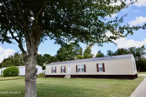 1061 Melrose Dr, Breaux Bridge, LA 70517