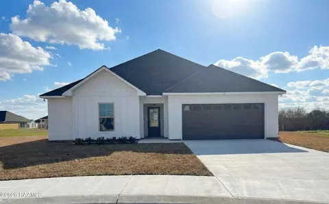123 Star Ln, Broussard, LA 70518
