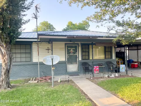 1728 W Wehrt St, Westlake, LA 70669