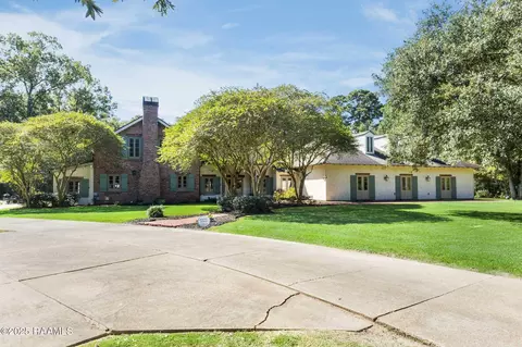 702 Rue Dauphine, Eunice, LA 70535