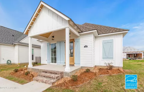 120 Bayfield Dr, Youngsville, LA 70592