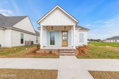 120 Bayfield Dr, Youngsville, LA 70592