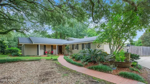 106 Teche Dr, Lafayette, LA 70503