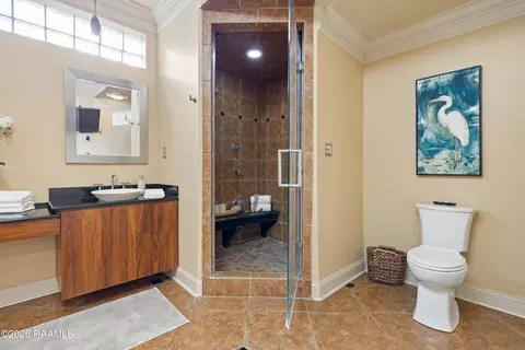 Bath - 106 Teche Dr, Lafayette, LA 70503 photo 3 of 6
