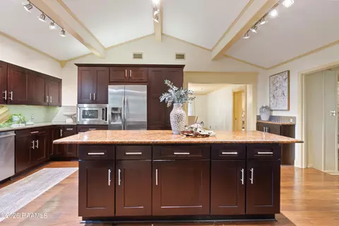 Kitchen - 106 Teche Dr, Lafayette, LA 70503 photo 4 of 4