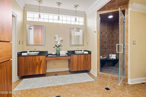 Bath - 106 Teche Dr, Lafayette, LA 70503 photo 1 of 6