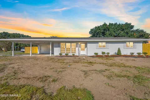 310 Idlewood Blvd, Lafayette, LA 70506