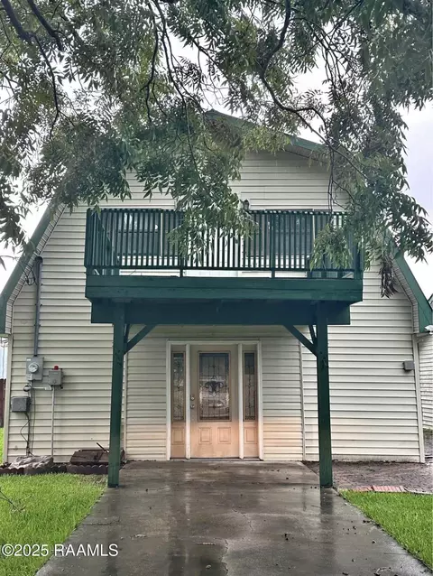 1006 Dupuis St, Breaux Bridge, LA 70517