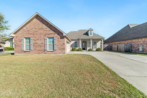 208 Meadowland Dr, Lafayette, LA 70507