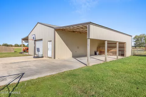 Exterior - 1976 Fournerat Road Rd, Eunice, LA 70535 photo 3 of 4