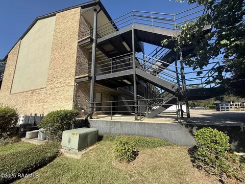 701 S College Rd #109, Lafayette, LA 70503