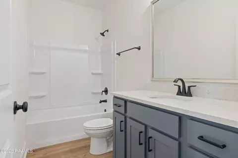 Bath - 122 Frontier Ln, Scott, LA 70583 photo 1 of 1
